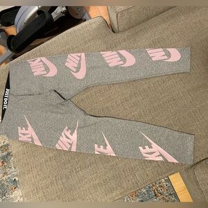 NWOT Nike Tights